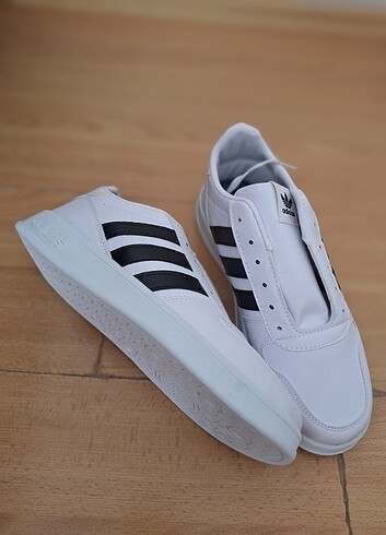 Adidas (bay) 42 numara 