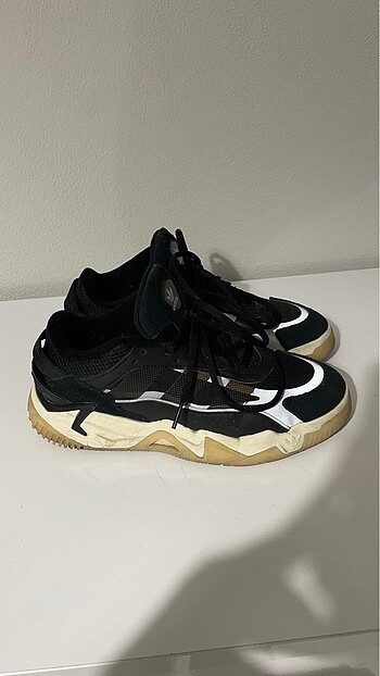 37,5 Beden Adidas ayakkabı