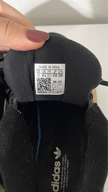 37,5 Beden siyah Renk Adidas ayakkabı