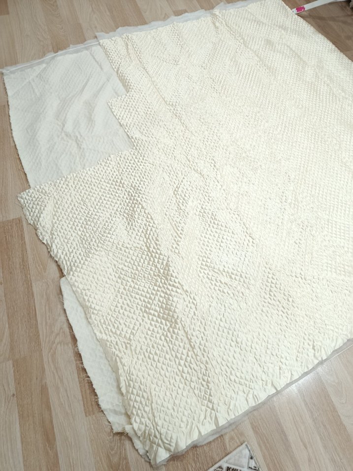 Krem rengi kapitone kumaş - Görsel 2