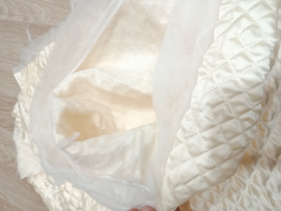 Krem rengi kapitone kumaş - Görsel 3