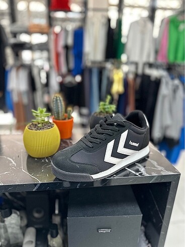 37 Beden Hummel Spor Ayakkabı