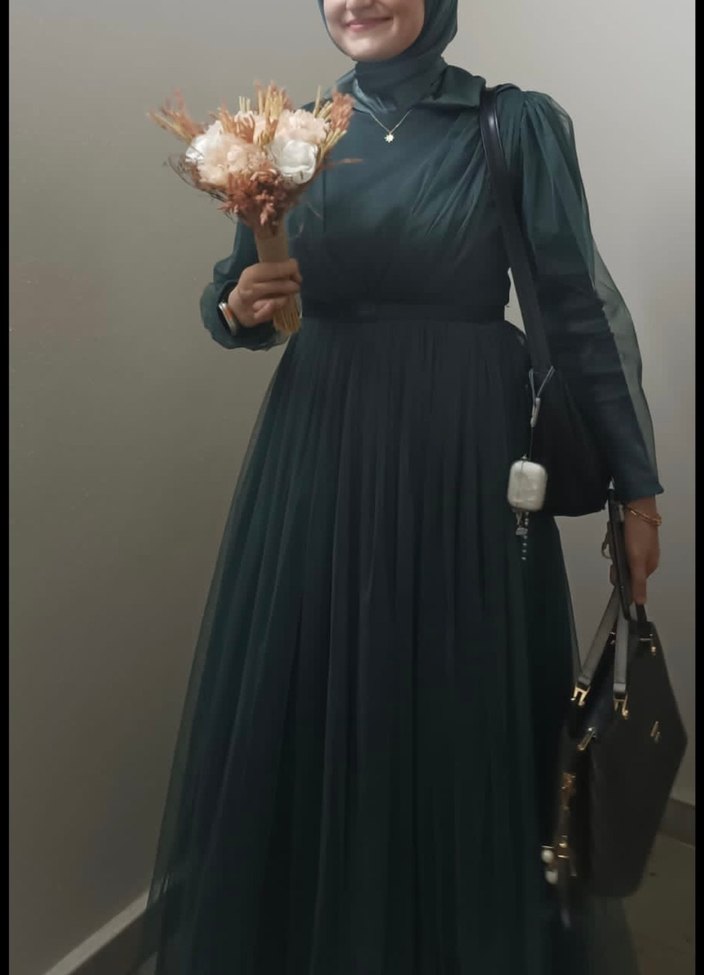 Uzun Kollu Yeşil Kadın abiye - Görsel 2