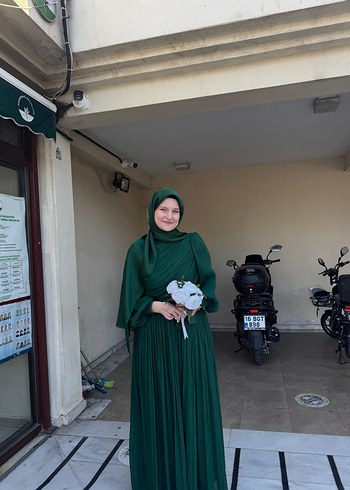 zümrüt Yeşili Tesettür Abiye - Görsel 2