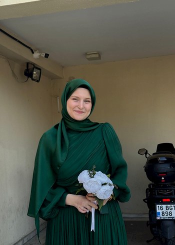 zümrüt Yeşili Tesettür Abiye - Görsel 4