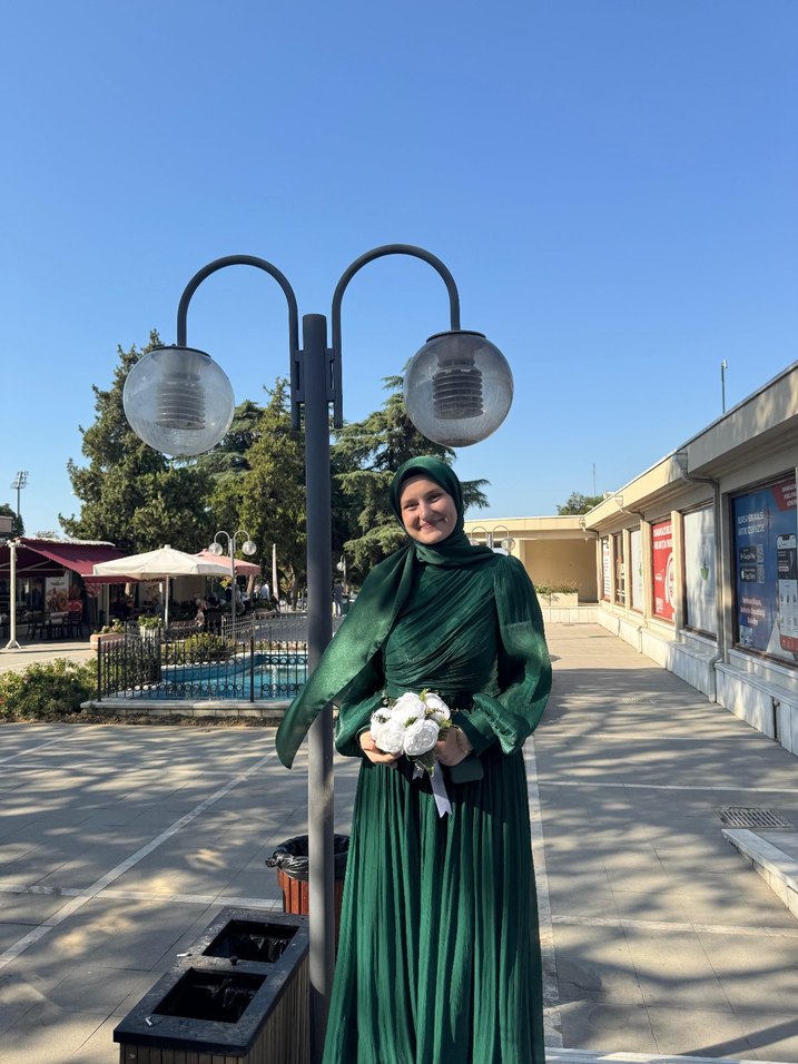 zümrüt Yeşili Tesettür Abiye - Görsel 3