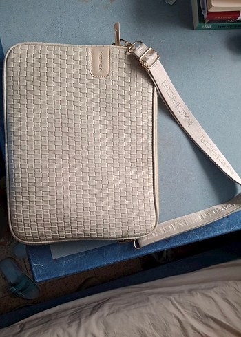 Bej Deri Kadın Omuz Tablet- Laptop Çantası - Görsel 3