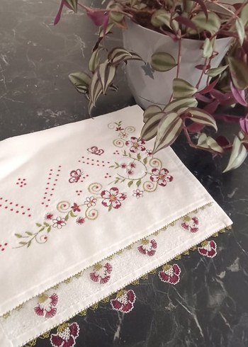 Nakışlı Beyaz Havlu - Görsel 2