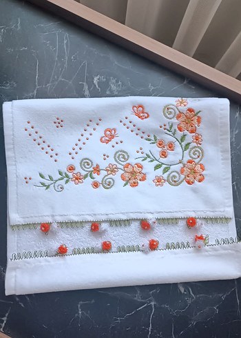 Nakışlı Beyaz Pastel Havlu - Görsel 2