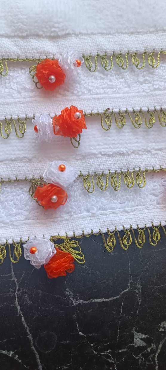 Nakışlı Beyaz Pastel Havlu - Görsel 3