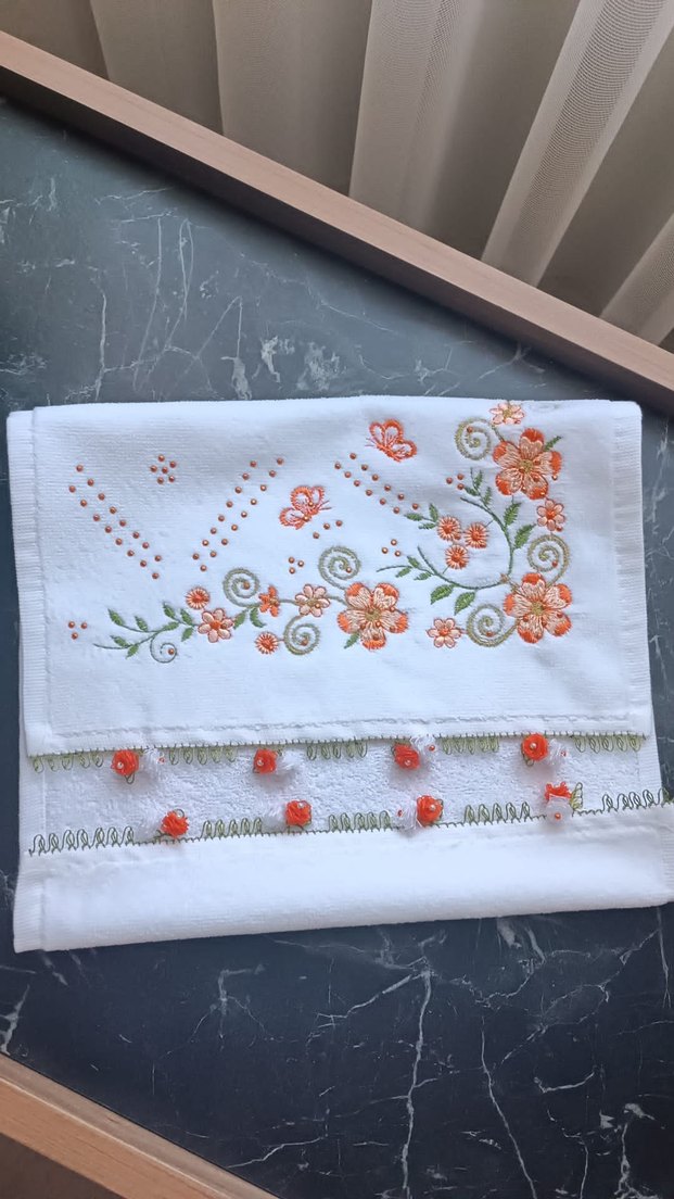 Nakışlı Beyaz Pastel Havlu - Görsel 2