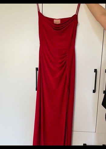 Zara Kırmızı Uzun Elbise