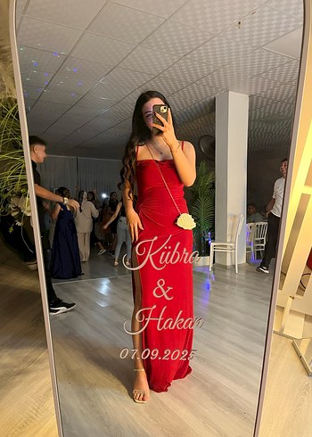 Kırmızı Uzun Elbise