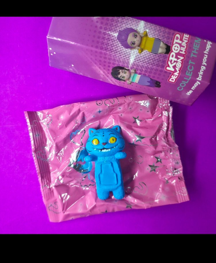 k-pop kedi telefon Figür Oyuncak - Görsel 2