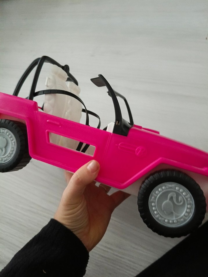 orijinal Barbie Canlı Pembe Oyuncak Araba - Görsel 3