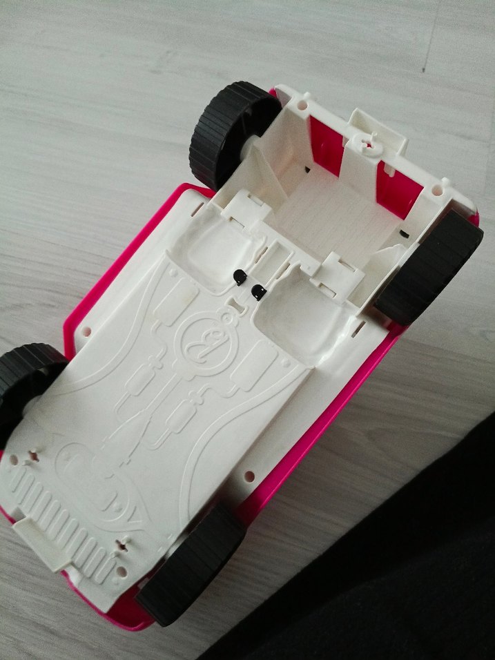 orijinal Barbie Canlı Pembe Oyuncak Araba - Görsel 4