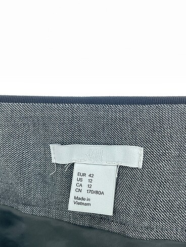 42 Beden gri Renk H&M Midi Etek %70 İndirimli.