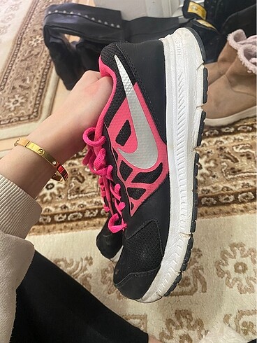 36 Beden çeşitli Renk Eski model Nike