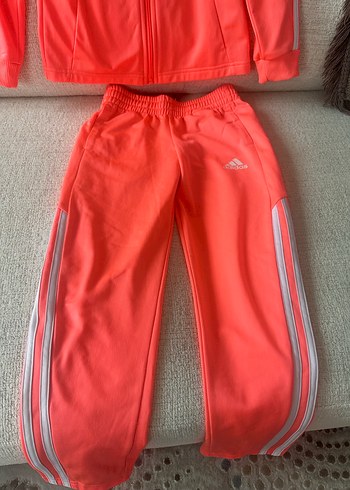 7 Yaş Beden Adidas kız çocuk eşofman takımı
