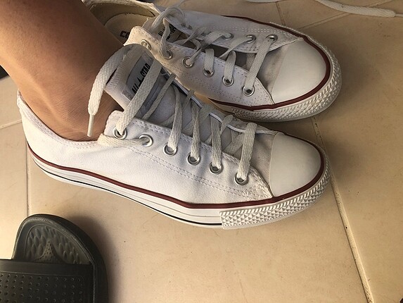 Beyaz Converse
