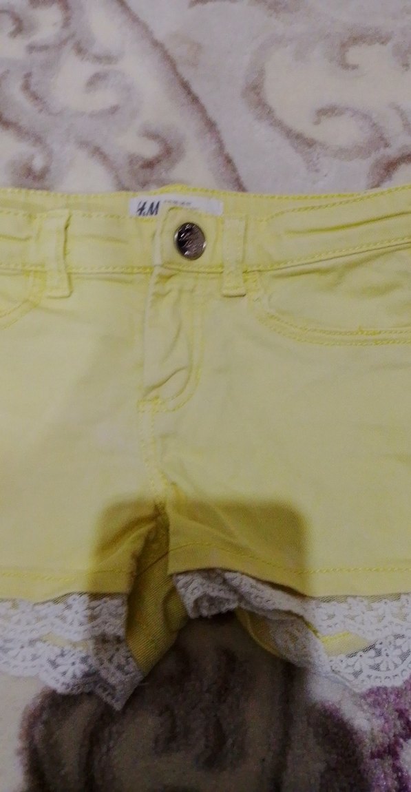 Sarı Dantelli Kız Çocuk Şort - Görsel 2