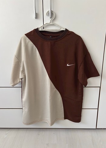Nike Oversize Kesim Kadın Tişört