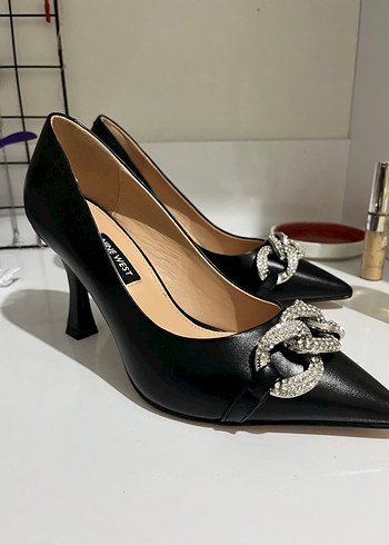 Nine West Zincir Detaylı Siyah Stiletto Deri Topuklu - Görsel 9