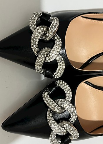 Nine West Zincir Detaylı Siyah Stiletto Deri Topuklu - Görsel 4
