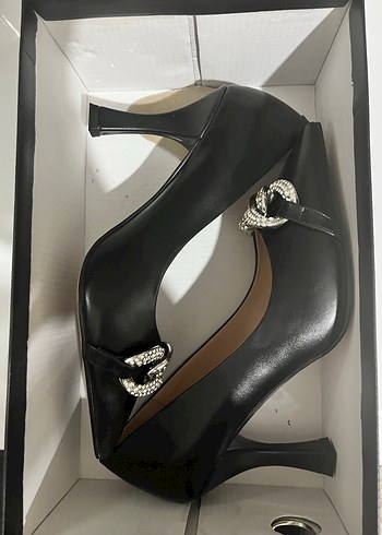 Nine West Zincir Detaylı Siyah Stiletto Deri Topuklu - Görsel 11