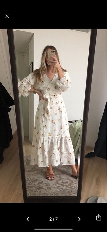 H&M H&M Kuşaklı Kır Çiçek Desenli Elbise L