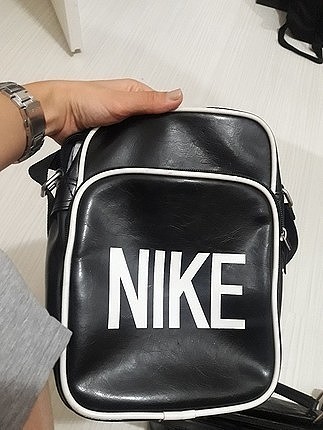 nike postacı canta