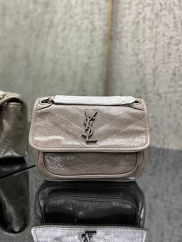 Beden Yves Saint Laurent