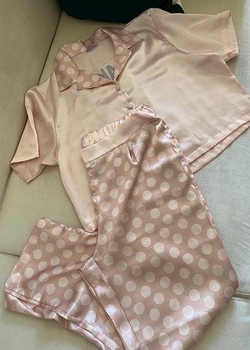 Pembe Puantiyeli Kısa Kollu Kadın Pijama Takımı
