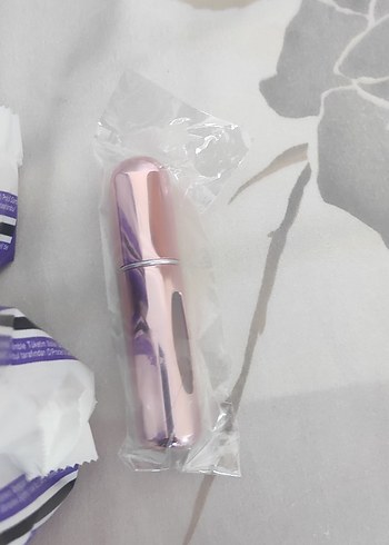 Hijyenik ped ve mini parfüm şişesi - Görsel 5