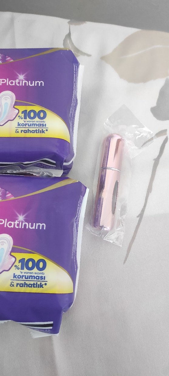 Hijyenik ped ve mini parfüm şişesi - Görsel 3