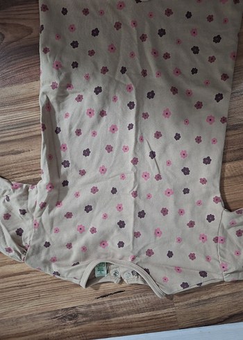 Gri Desenli Düğmeli Bebek Kız Tulumu - Görsel 2