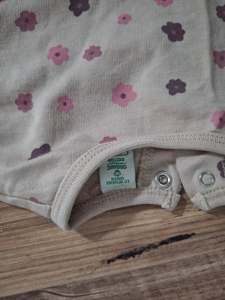 Gri Desenli Düğmeli Bebek Kız Tulumu - Görsel 4