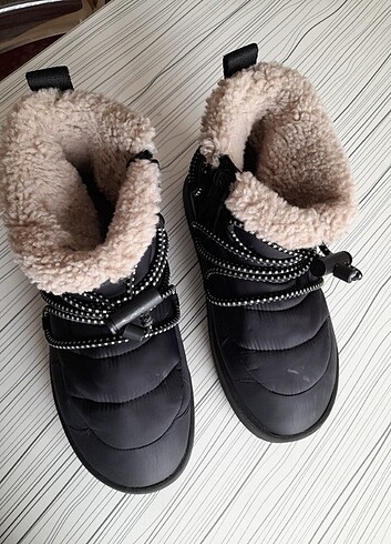 37 Beden Zara bot