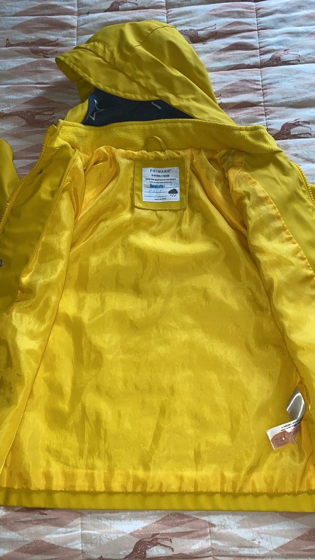 Sarı Düğmeli Erkek Çocuk Yağmurluk - Görsel 5