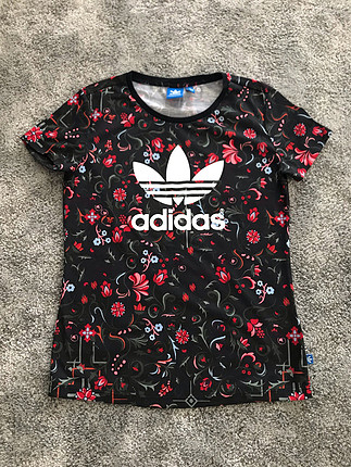 xs Beden Adidas tişört