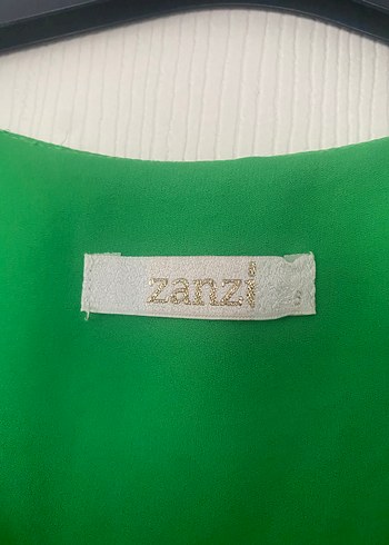 Diğer Kadın Yeşil V Yakalı Kolsuz Bluz