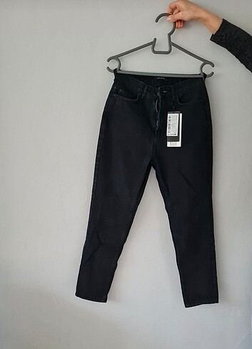 TRENDYOLMILLA SİYAH MOM JEANS - Görsel 4
