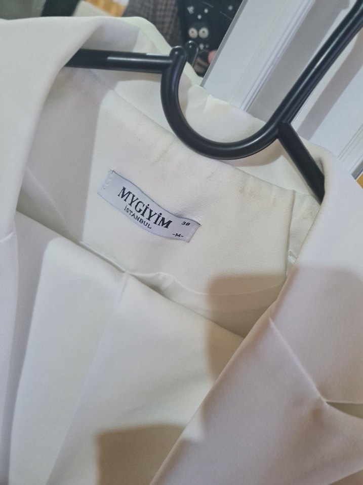 Düğmeli Beyaz Kadın Blazer Ceket Takım - Görsel 5