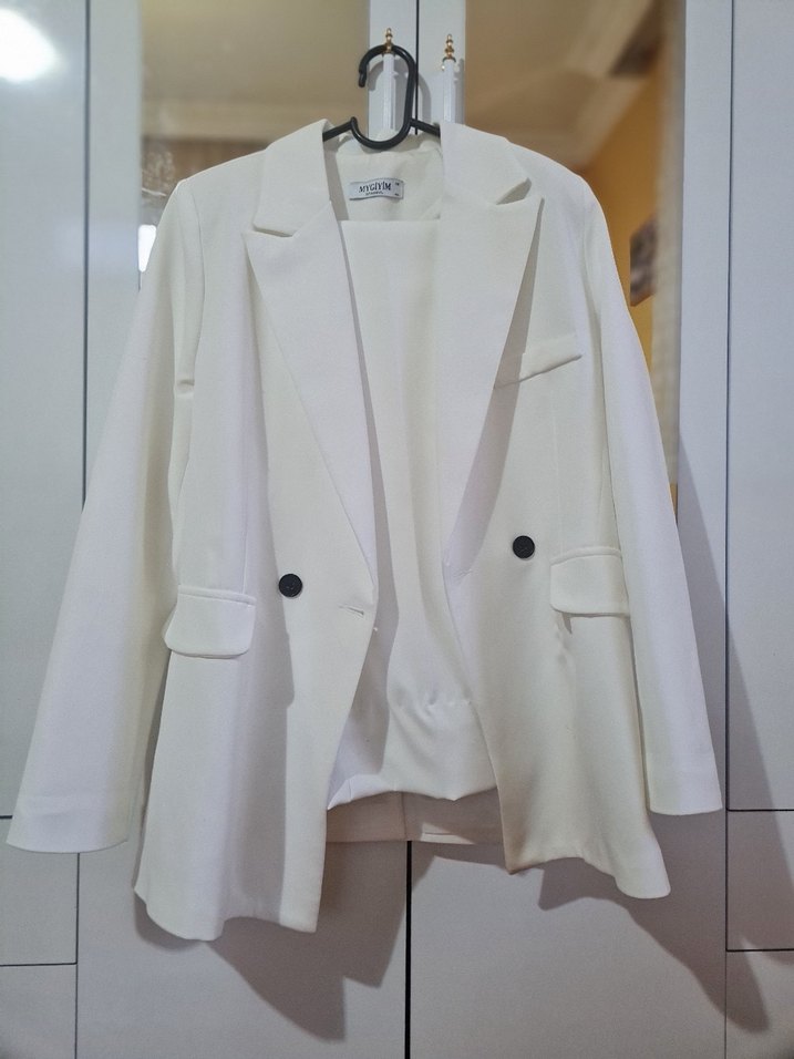 Düğmeli Beyaz Kadın Blazer Ceket Takım - Görsel 2