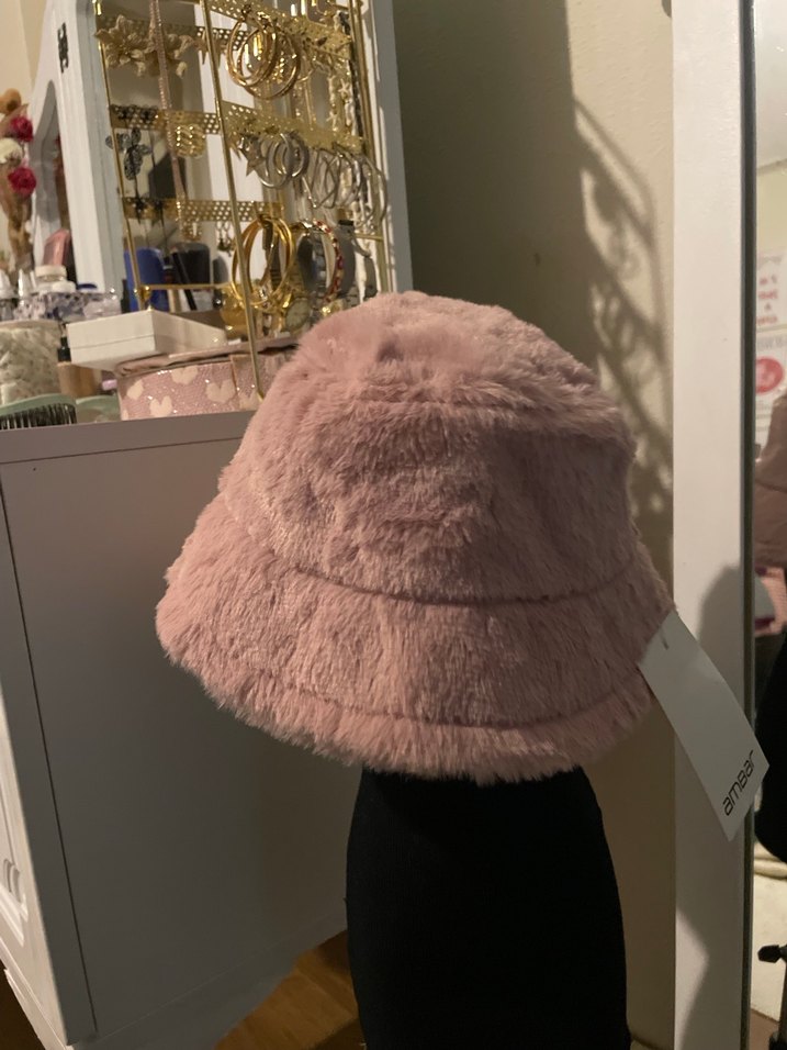 Pembe Peluş Detaylı Kadın Şapka - Görsel 2