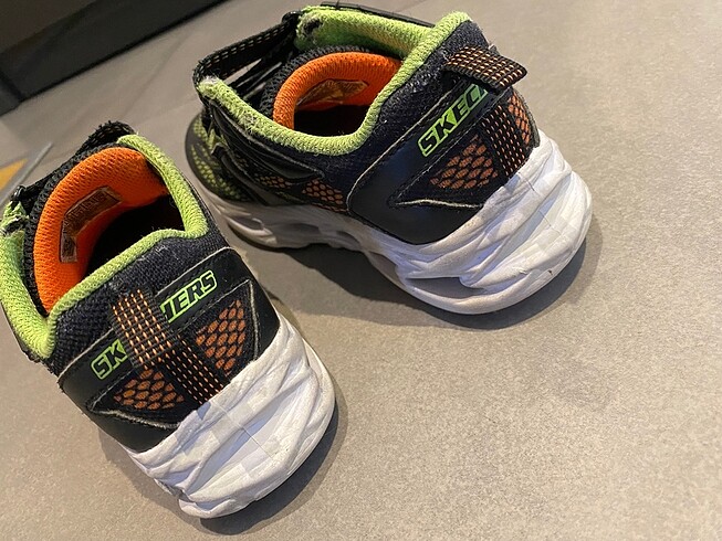 31 Beden Skechers ışıklı ayakkabı