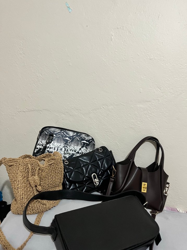 Siyah Yılan Derisi Desenli Kadın Çanta - Görsel 2