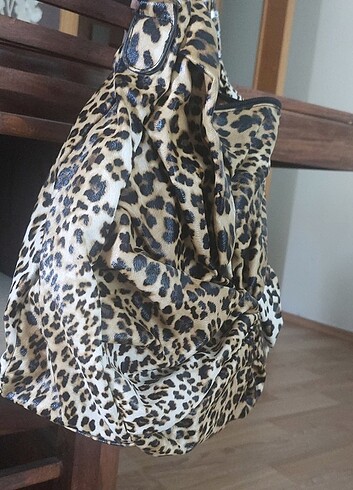 Diğer ZARA MODELKADIN LEOPAR DESENLİ KOL ÇANTASI