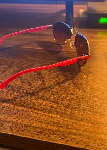 Lacoste çocuk güneş gözlüğü - Görsel 2