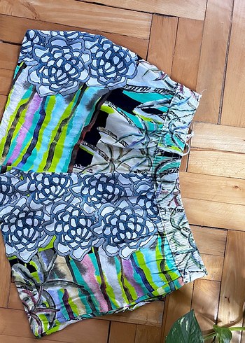 40 Beden Twist Bohem Çok Renkli Piliseli Mini Şort